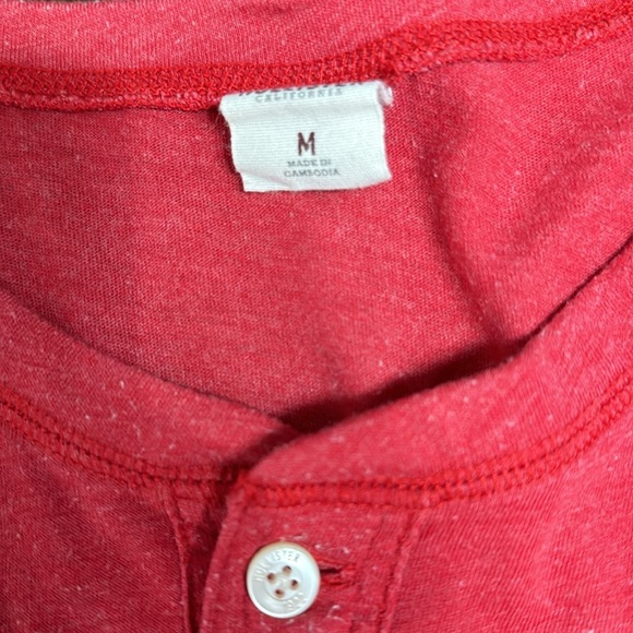 Mens hollister red long sleeve 1/4 button up shirt - Picture 2 of 2